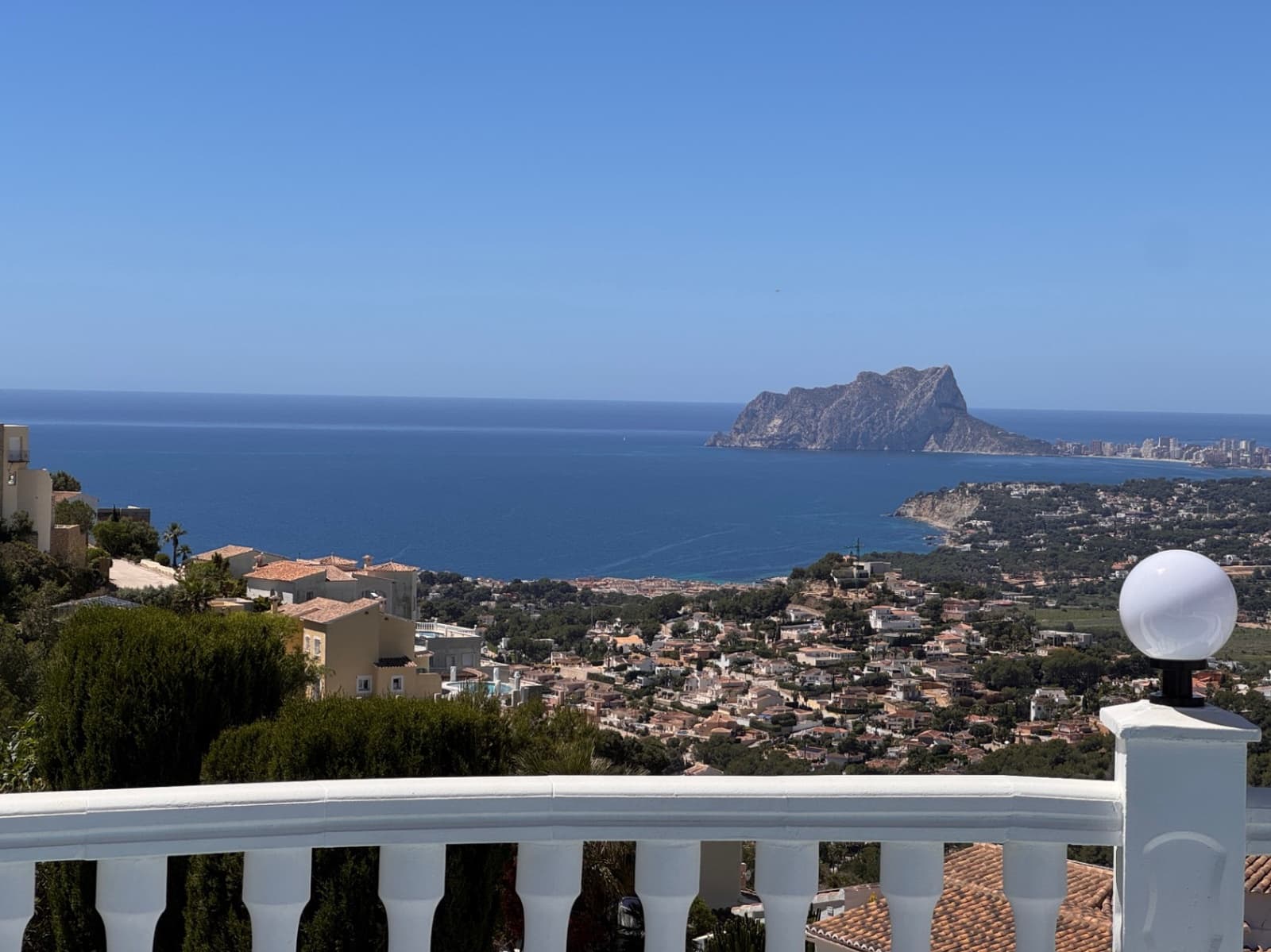 Chalet de 2 habitaciones en Cumbre del Sol en venta con piscina garaje - 580.000 € (Ref: 9833180)