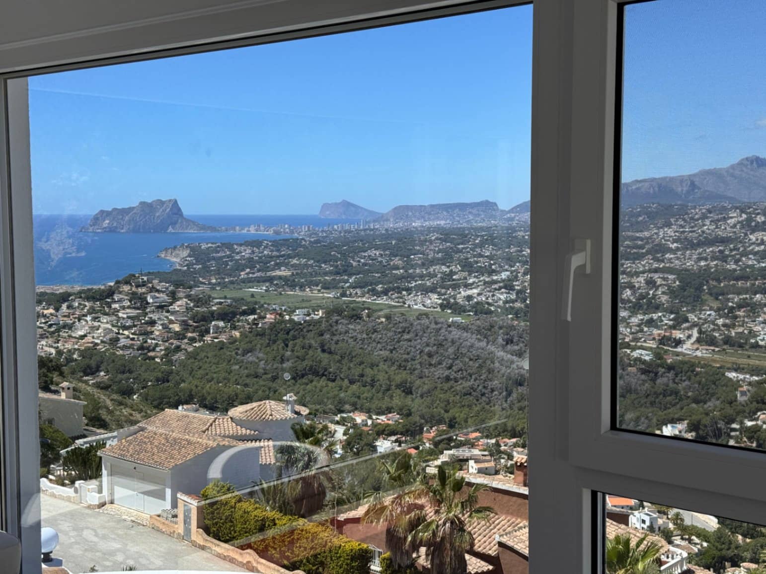 Chalet de 2 habitaciones en Cumbre del Sol en venta con piscina garaje - 580.000 € (Ref: 9833180)