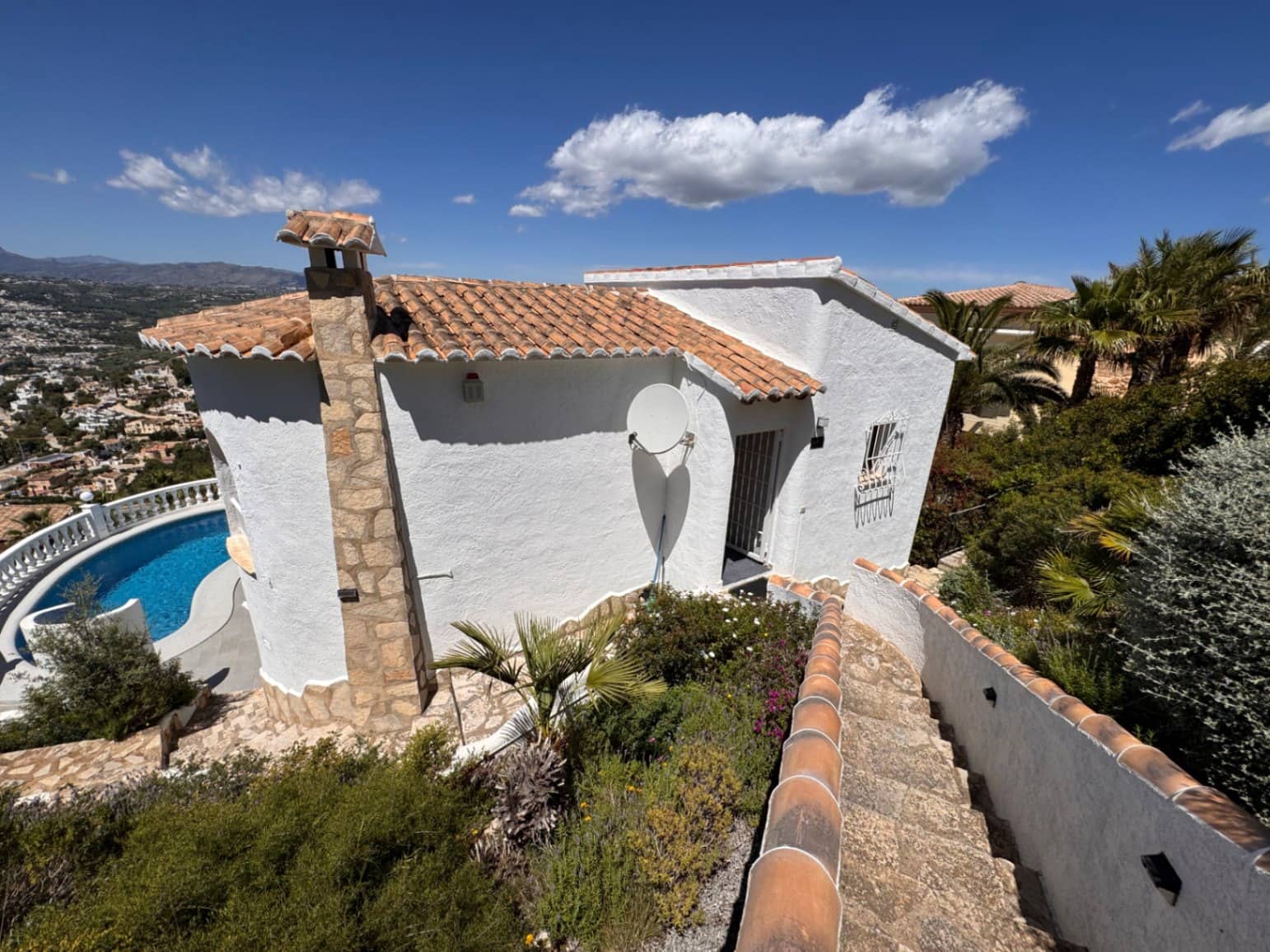 Chalet de 2 habitaciones en Cumbre del Sol en venta con piscina garaje - 580.000 € (Ref: 9833180)