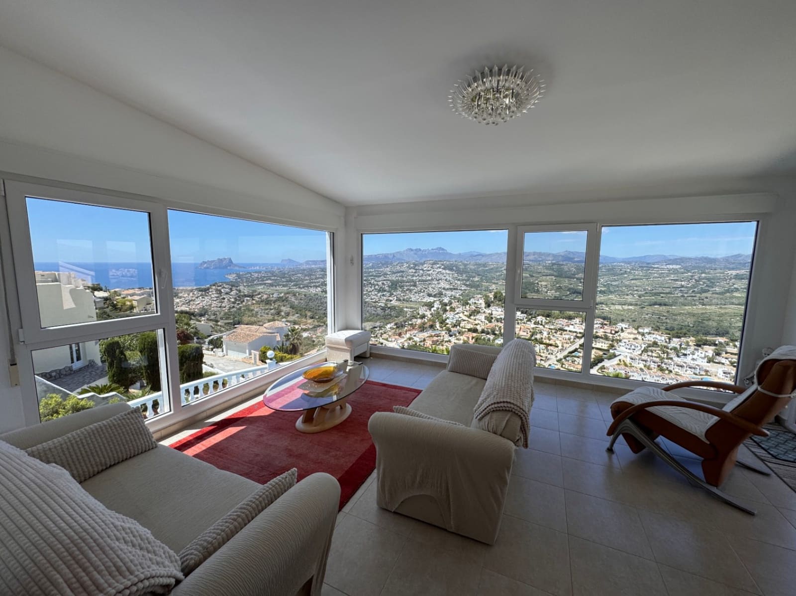 Chalet de 2 habitaciones en Cumbre del Sol en venta con piscina garaje - 580.000 € (Ref: 9833180)