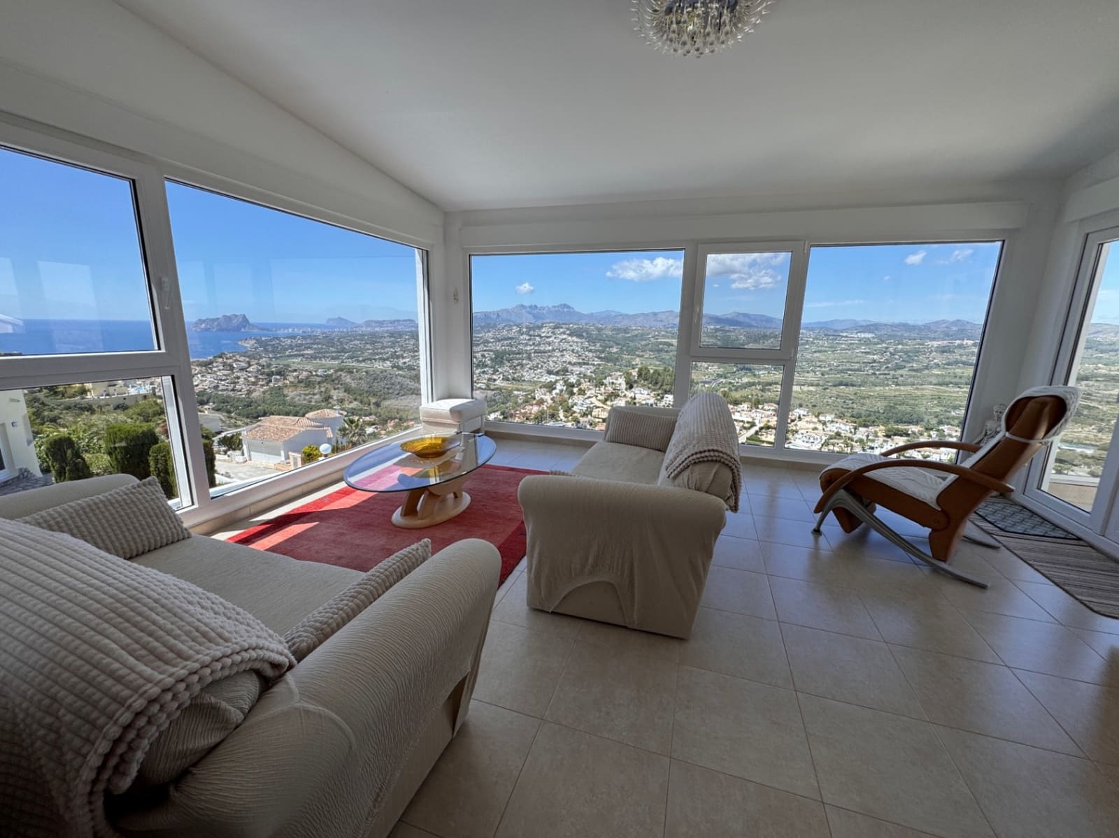 Chalet de 2 habitaciones en Cumbre del Sol en venta con piscina garaje - 580.000 € (Ref: 9833180)