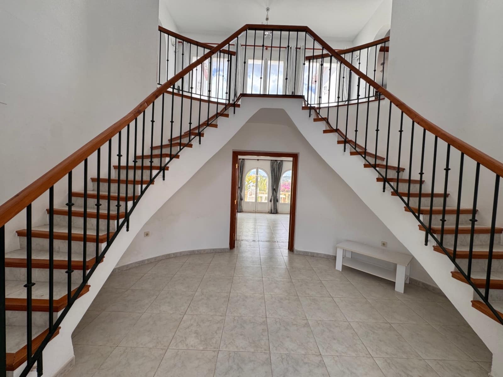 5 bedroom Villa for sale in Moraira with pool garage - € 899,000 (Ref: 9866183)