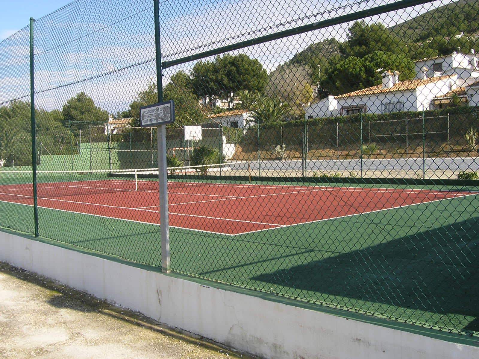 4 quarto Moradia para venda em Benitachell / Benitatxell com piscina - 325 000 € (Ref: 9870370)