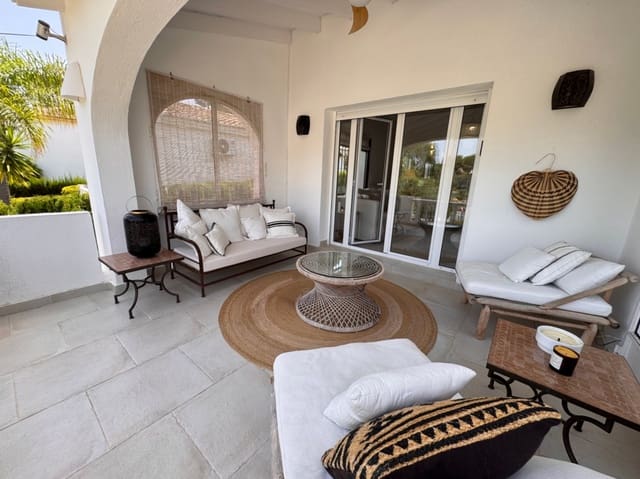 4 makuuhuone Huvila myytävänä paikassa Moraira, Teulada-Moraira mukana uima-altaan 
autotalli - 510 000 € (Ref: 9931134)