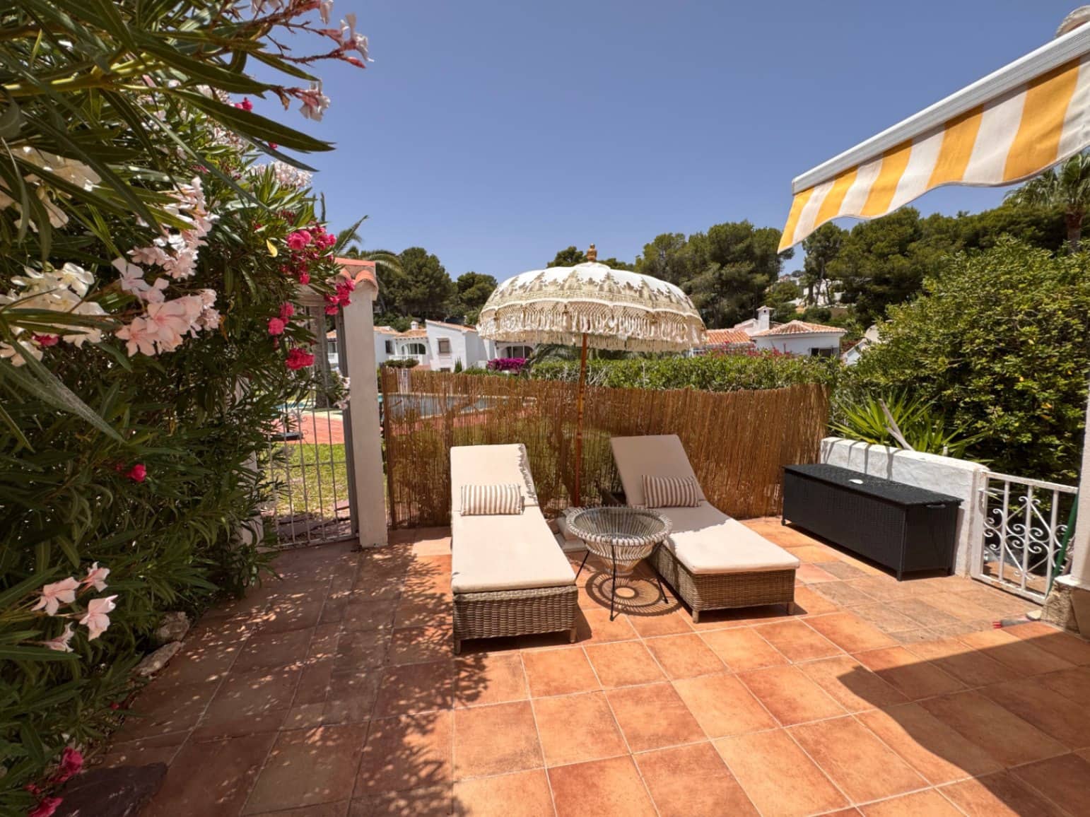 4 sypialnia Willa na sprzedaż w Moraira z basenem garażem - 510 000 € (Ref: 9931134)