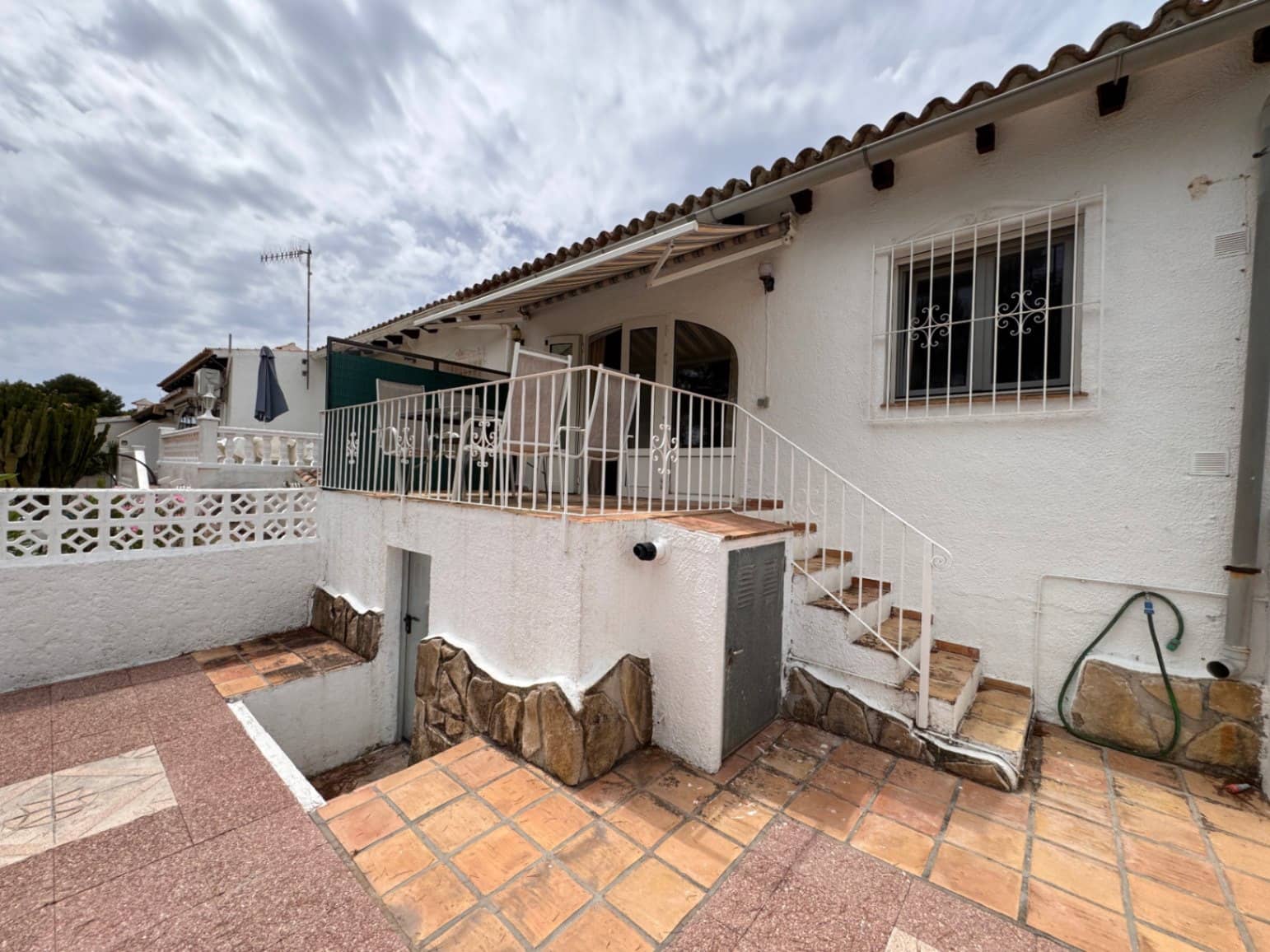 2 soveværelse Bungalow til salg i Moraira med swimmingpool - € 329.000 (Ref: 9931135)