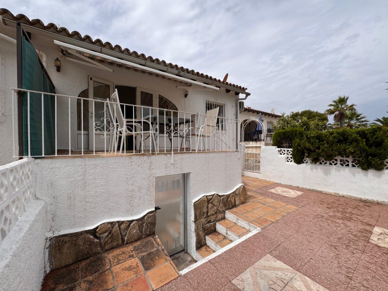 2 soveværelse Bungalow til salg i Moraira med swimmingpool - € 329.000 (Ref: 9931135)