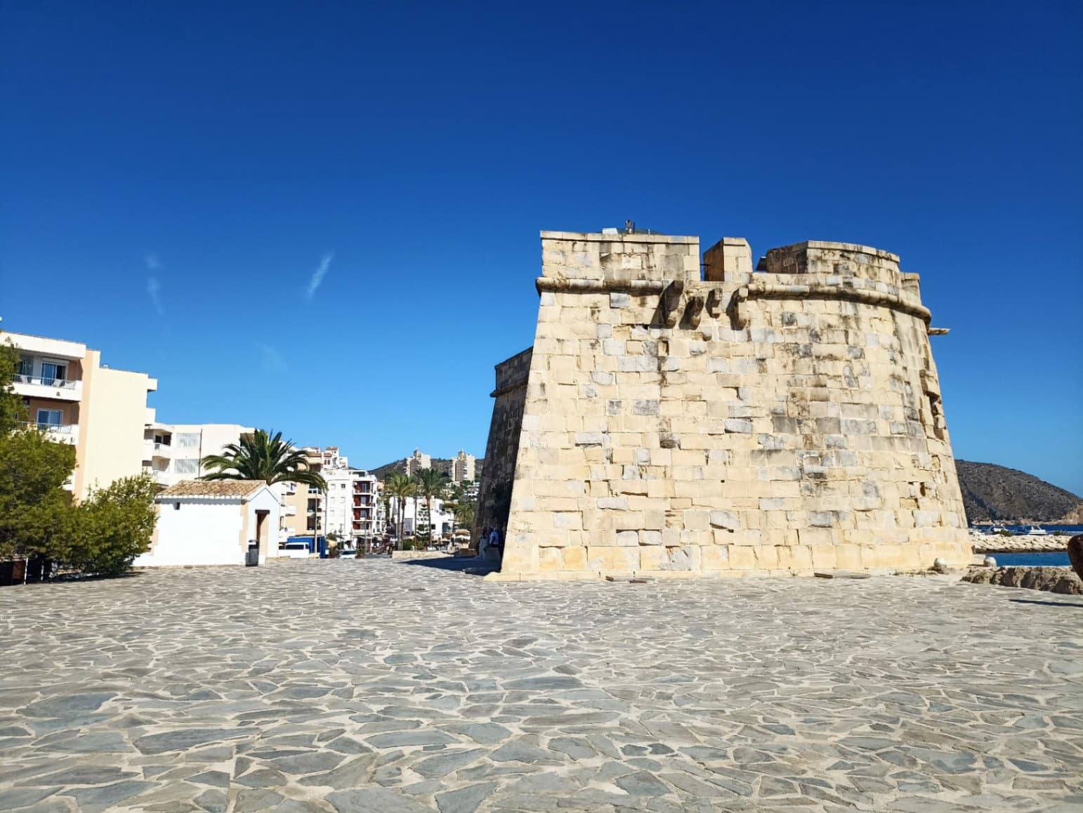 Kommersiell til salgs i Moraira - € 215 000 (Ref: 9961494)