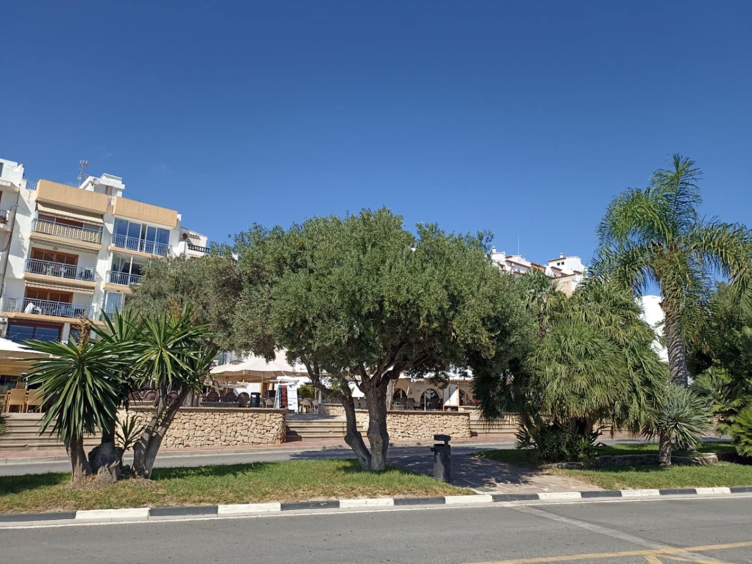 Kommersiell til salgs i Moraira - € 215 000 (Ref: 9961494)