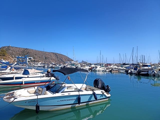 Kommersiell til salgs i Moraira, Teulada-Moraira - € 215 000 (Ref: 9961494)