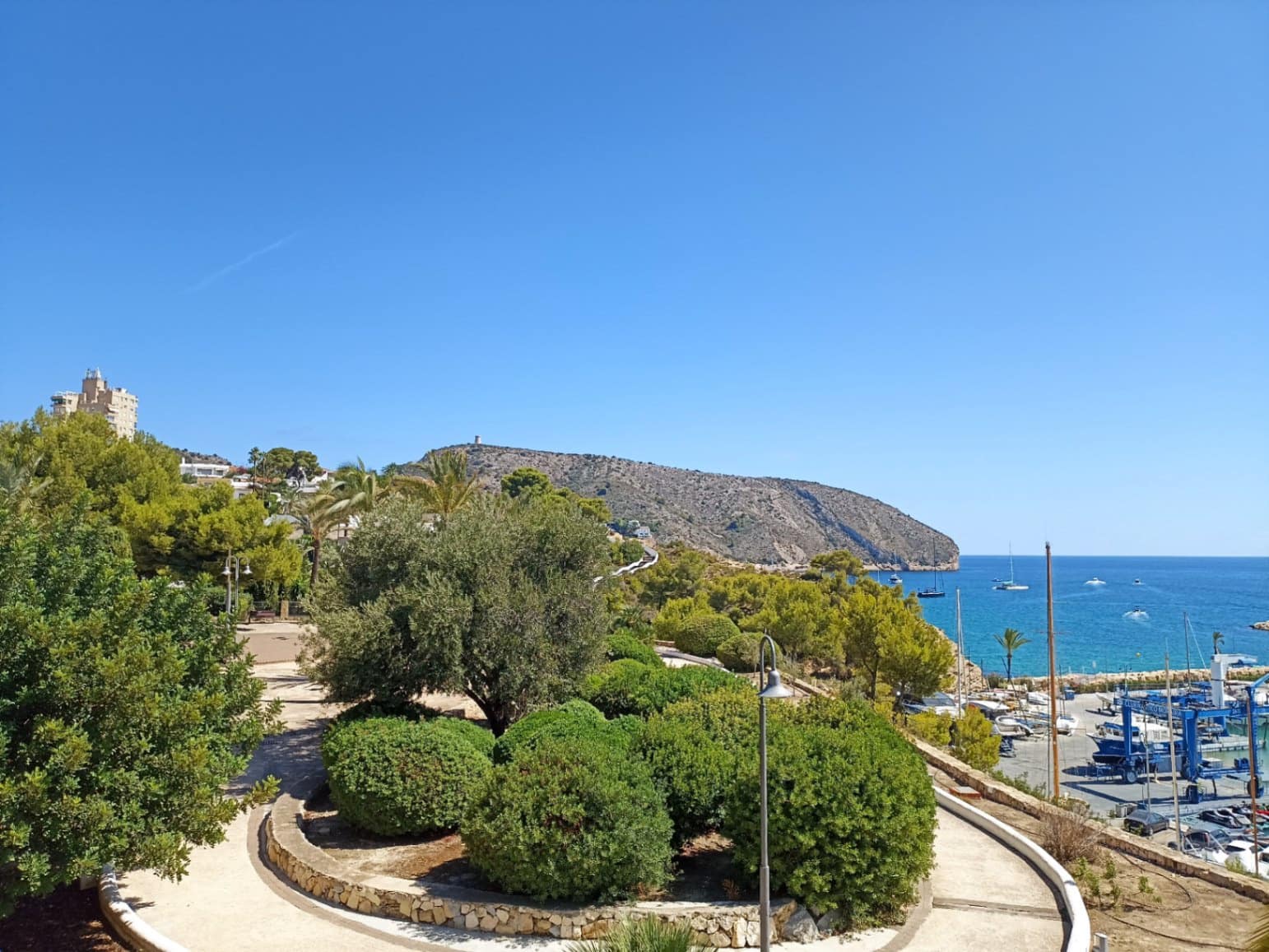 Kommersiell til salgs i Moraira - € 215 000 (Ref: 9961494)