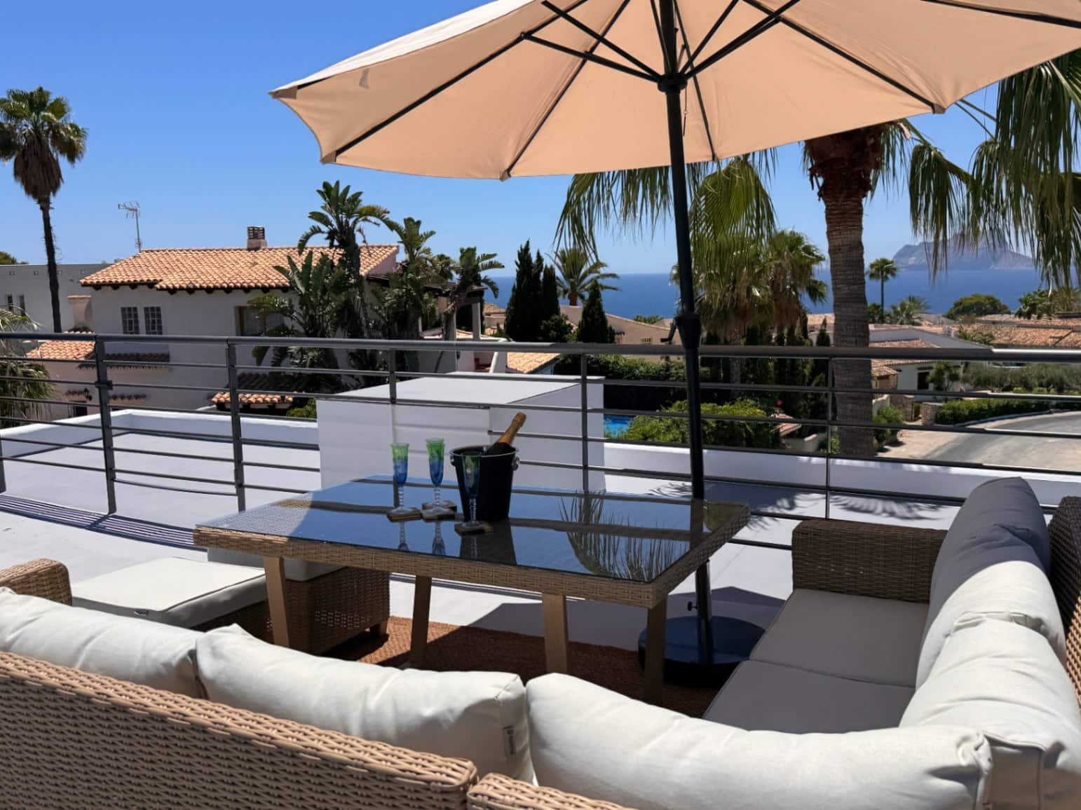 4 Zimmer Villa zu verkaufen in Moraira mit Pool Garage - 1.295.000 € (Ref: 9967077)