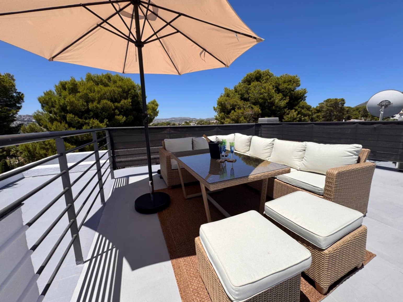 4 Zimmer Villa zu verkaufen in Moraira mit Pool Garage - 1.295.000 € (Ref: 9967077)