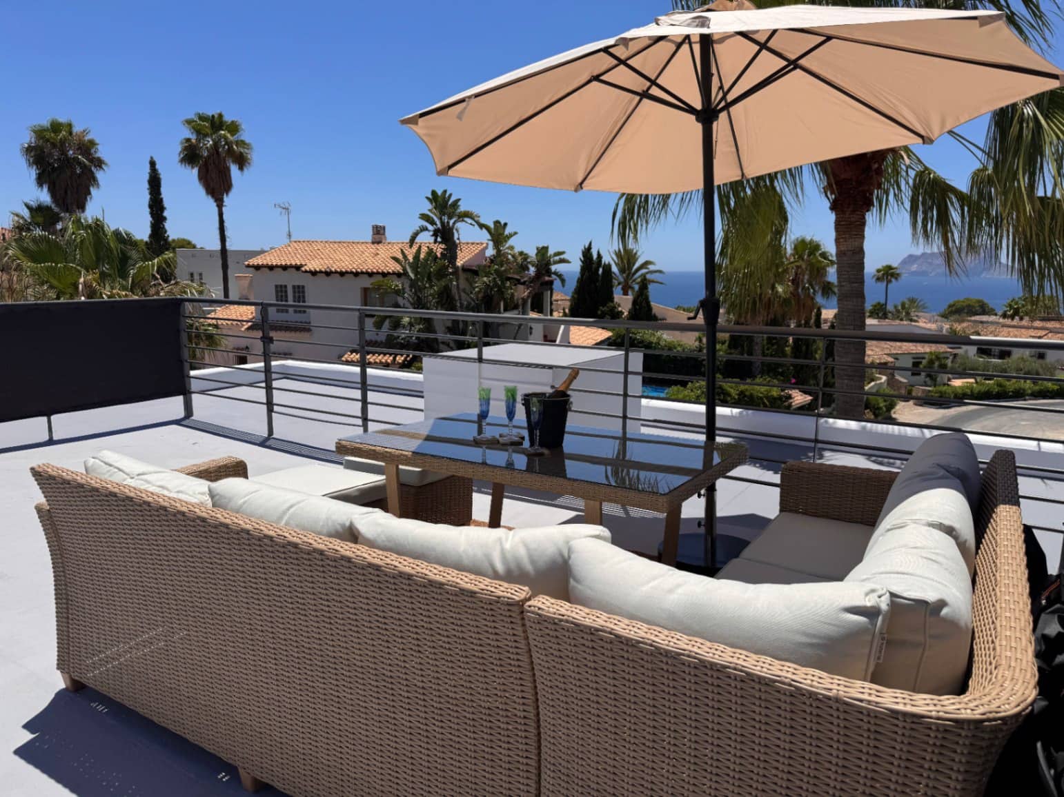 4 Zimmer Villa zu verkaufen in Moraira mit Pool Garage - 1.295.000 € (Ref: 9967077)