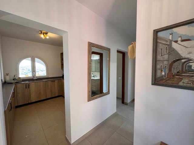 4 soveværelse Villa til salg i Moraira, Teulada-Moraira med swimmingpool garage - € 675.000 (Ref: 9968017)