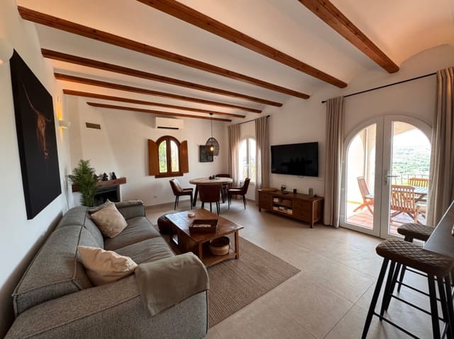 4 soveværelse Villa til salg i Moraira, Teulada-Moraira med swimmingpool garage - € 675.000 (Ref: 9968017)