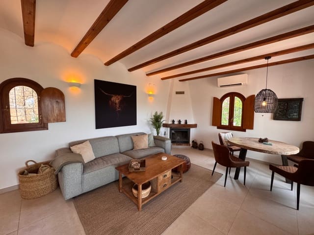 4 soveværelse Villa til salg i Moraira, Teulada-Moraira med swimmingpool garage - € 675.000 (Ref: 9968017)