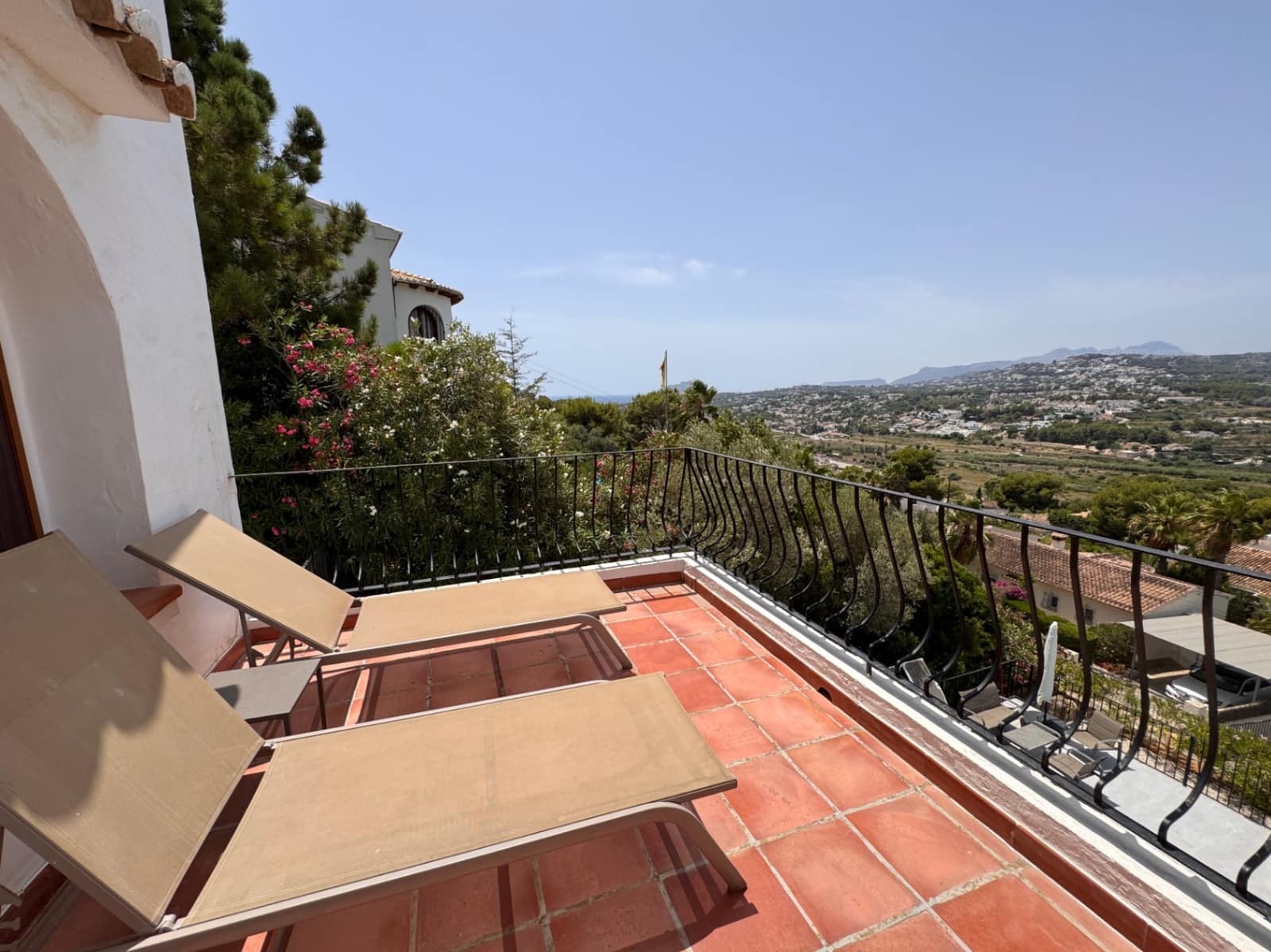 Chalet de 4 habitaciones en Moraira en venta con piscina garaje - 675.000 € (Ref: 9968017)