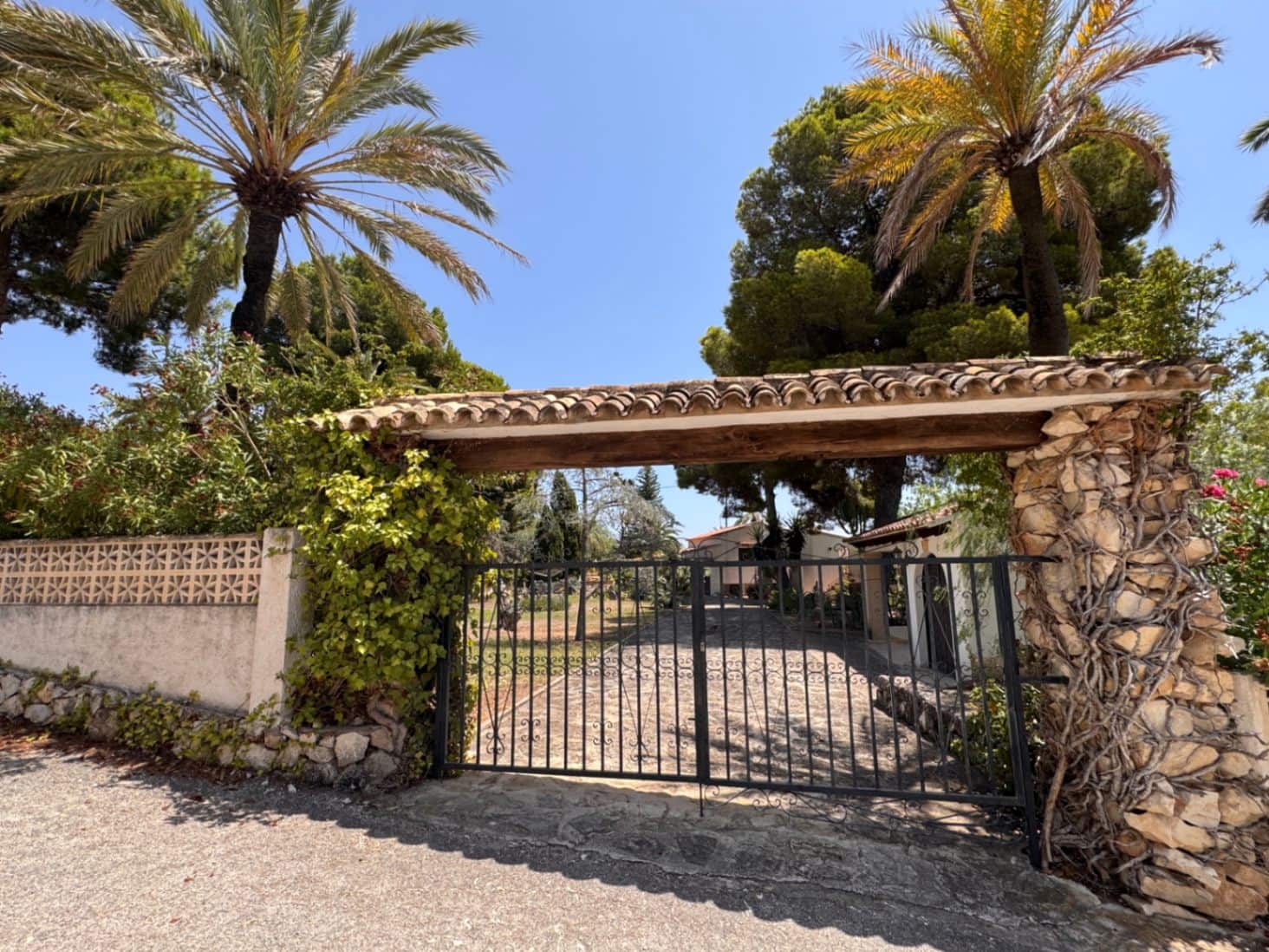 3 soveværelse Villa til salg i Benissa med swimmingpool garage - € 990.000 (Ref: 9996574)