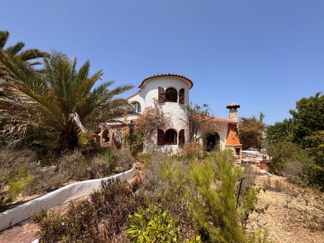 6 soveværelse Villa til salg i Benissa med swimmingpool garage - € 749.000 (Ref: 9996575)