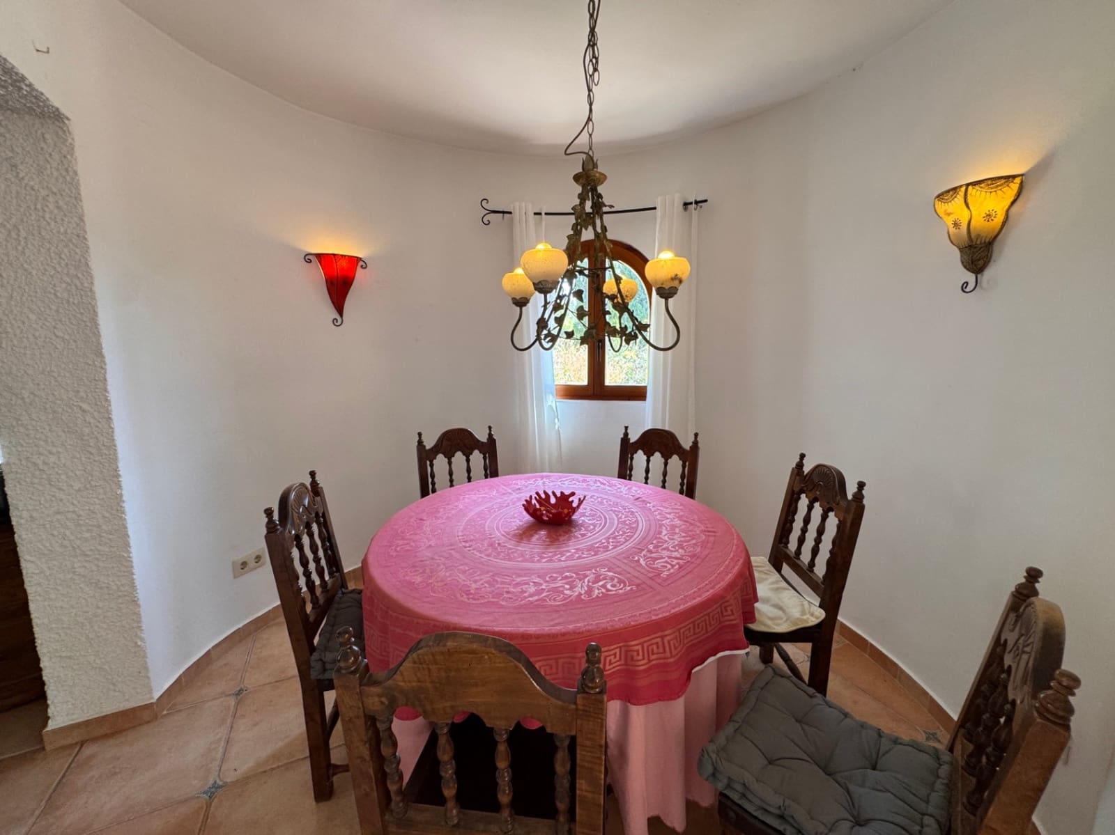 6 soveværelse Villa til salg i Benissa med swimmingpool garage - € 749.000 (Ref: 9996575)
