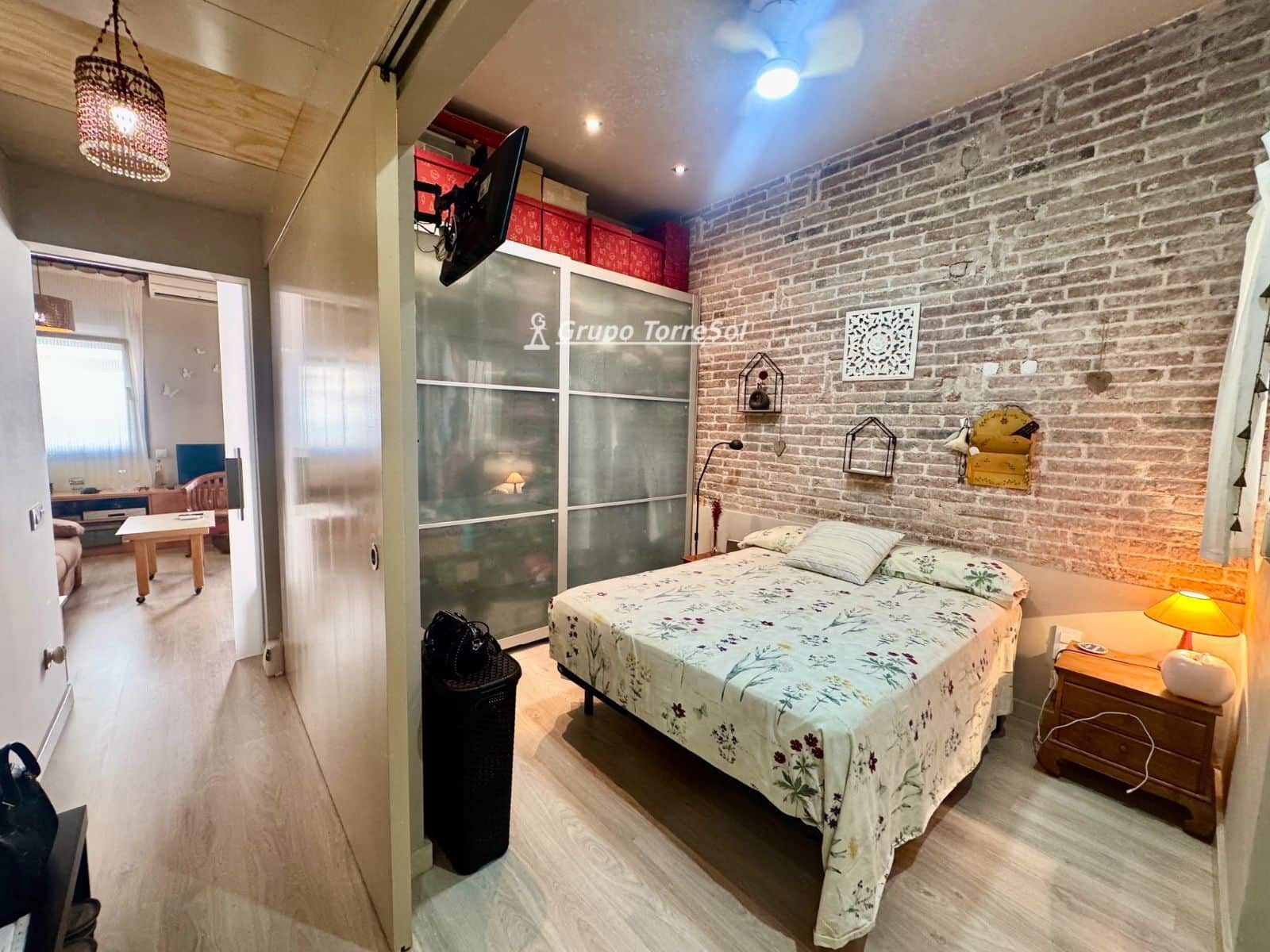 1 slaapkamer Flat te koop in Barcelona stad - € 339.000 (Ref: 10011881)