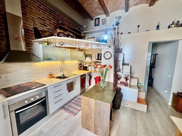 1 slaapkamer Flat te koop in Barcelona stad - € 339.000 (Ref: 10011881)