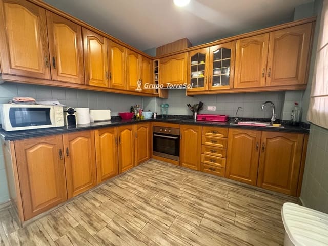 3 makuuhuone Asunto myytävänä paikassa Elche / Elx - 189 000 € (Ref: 10017752)
