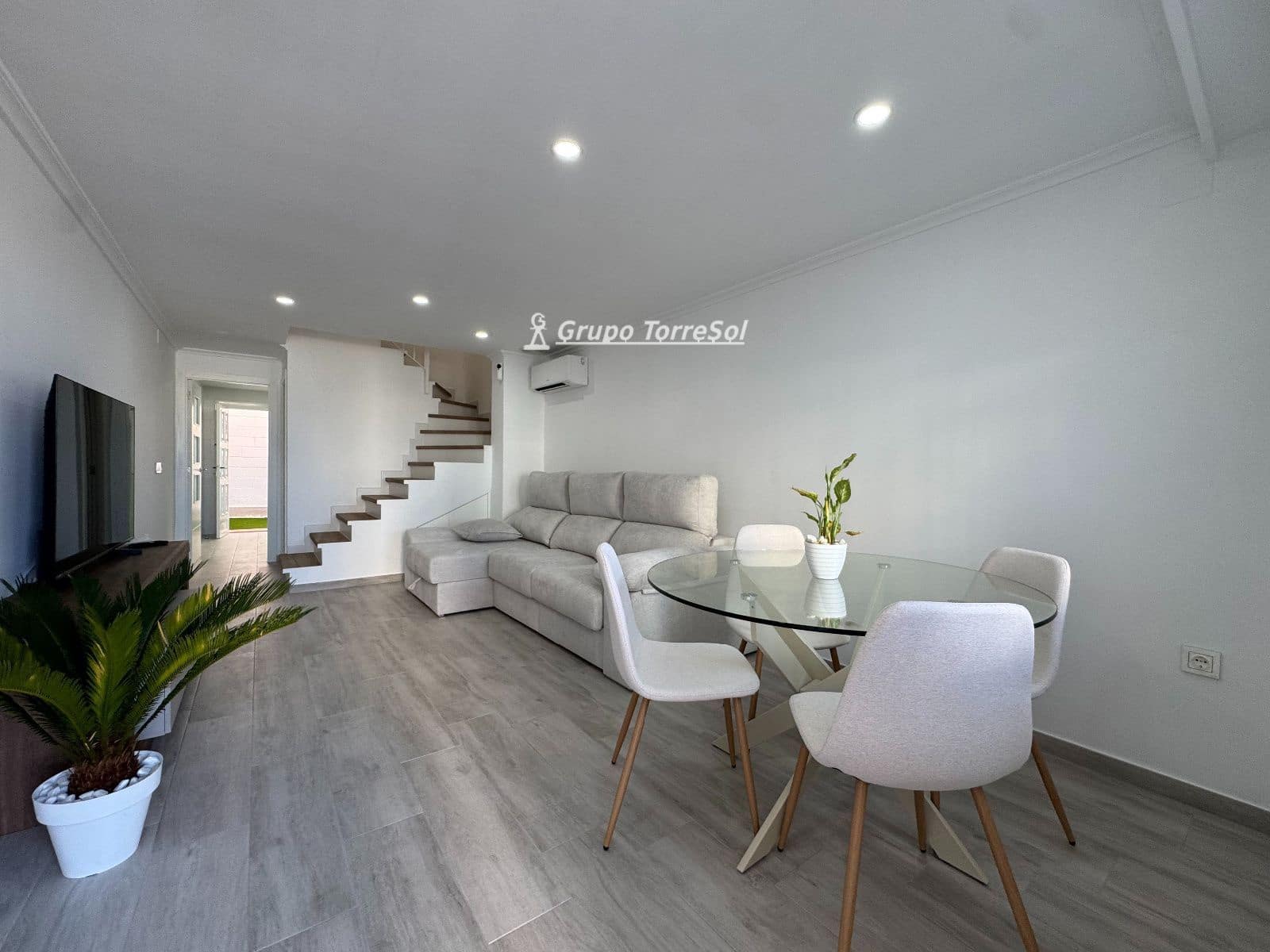 2 chambre Maison de Ville à vendre à Elche / Elx avec piscine garage - 346 000 € (Ref: 10021854)