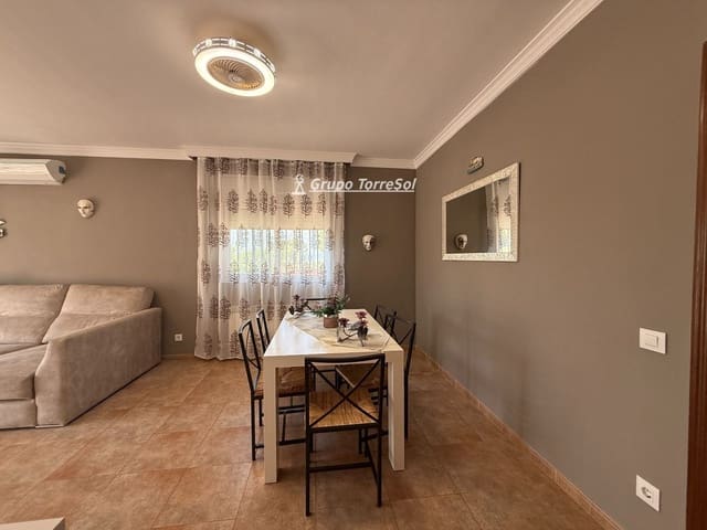 4 makuuhuone Huvila myytävänä paikassa Calafell mukana 
autotalli - 349 000 € (Ref: 10021928)
