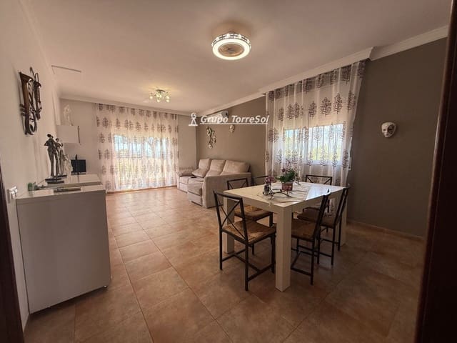 4 makuuhuone Huvila myytävänä paikassa Calafell mukana 
autotalli - 349 000 € (Ref: 10021928)