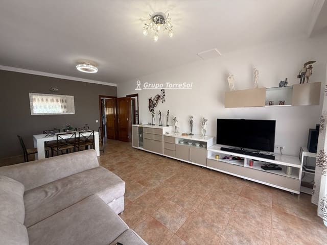 4 makuuhuone Huvila myytävänä paikassa Calafell mukana 
autotalli - 349 000 € (Ref: 10021928)