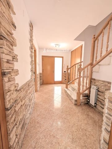 4 camera da letto Casa in vendita in El Vendrell con piscina garage - 399.000 € (Rif: 10025975)