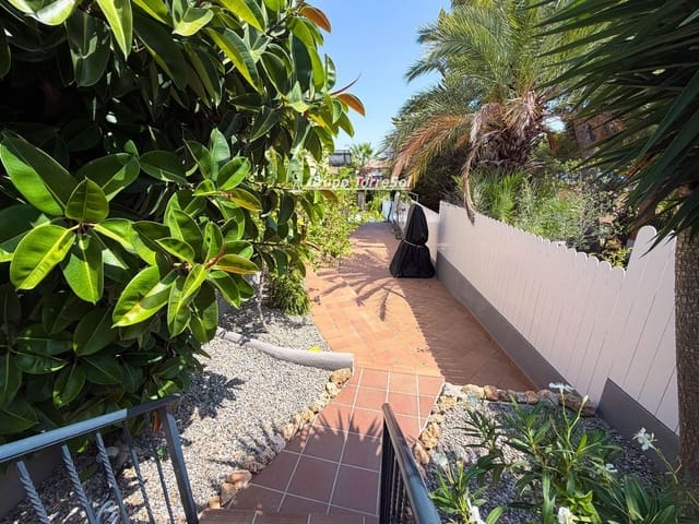 6 soverom Villa til salgs i Roda de Barà med svømmebasseng garasje - € 549 000 (Ref: 10027551)