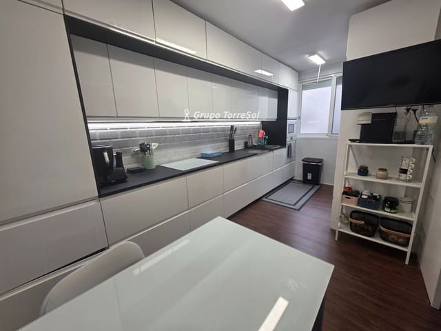 4 Zimmer Wohnung zu verkaufen in Elche / Elx mit Garage - 198.500 € (Ref: 10041447)