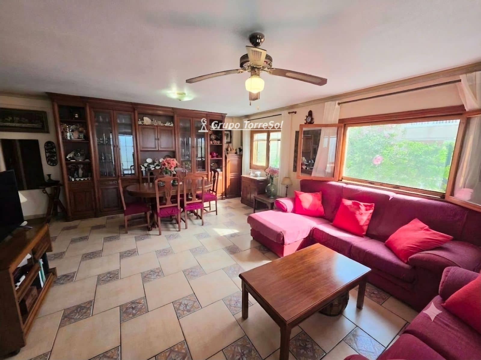 5 bedroom Villa for sale in Santa Pola with garage - € 499,900 (Ref: 10041839)