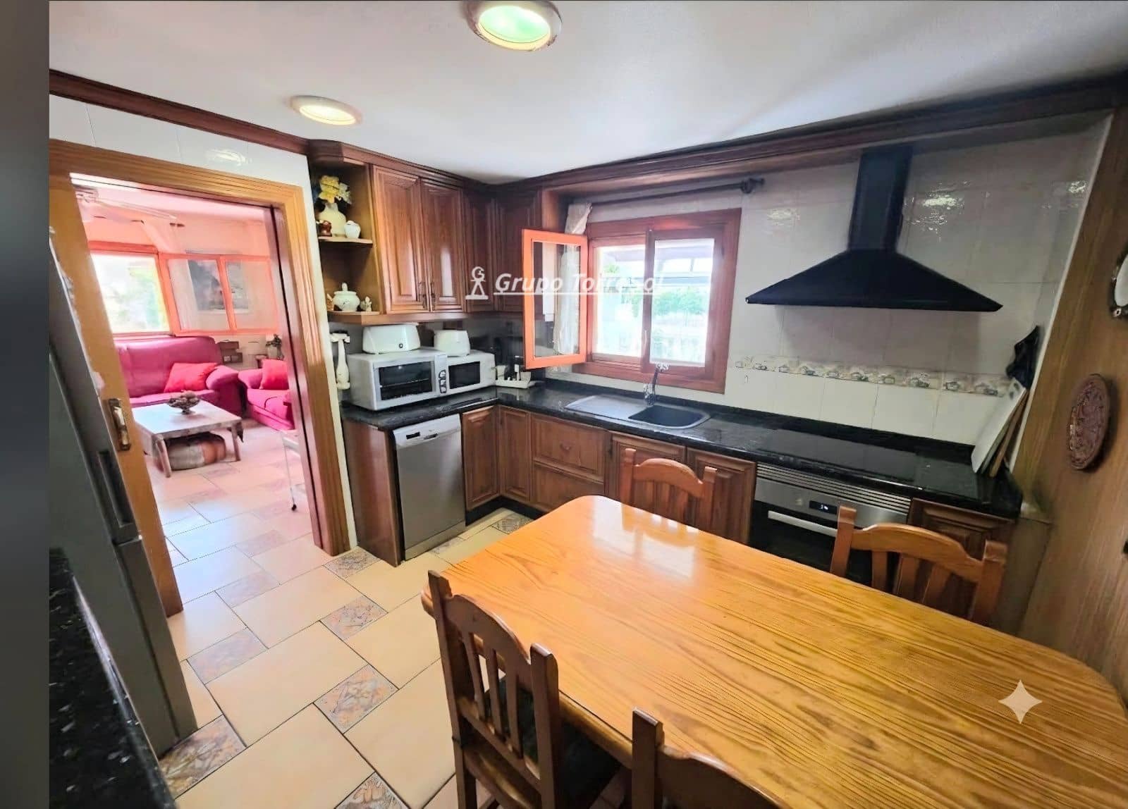 5 bedroom Villa for sale in Santa Pola with garage - € 499,900 (Ref: 10041839)