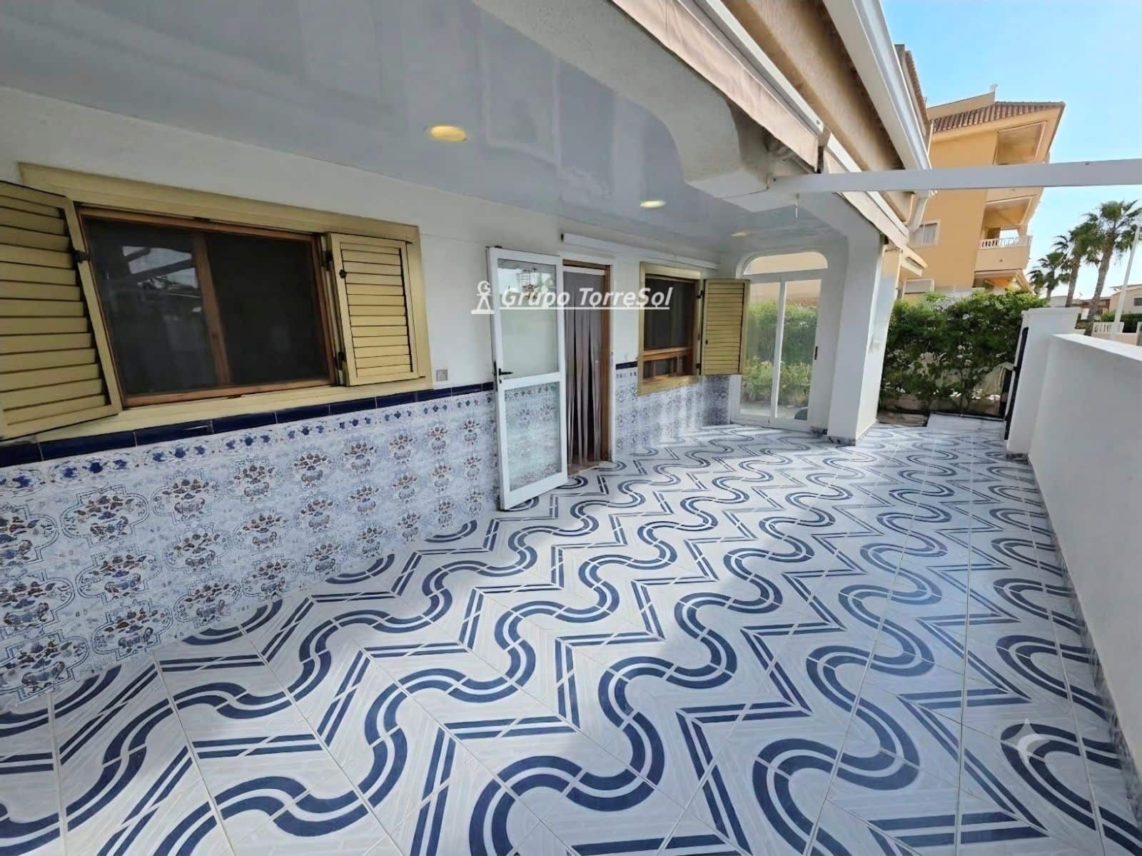 5 bedroom Villa for sale in Santa Pola with garage - € 499,900 (Ref: 10041839)