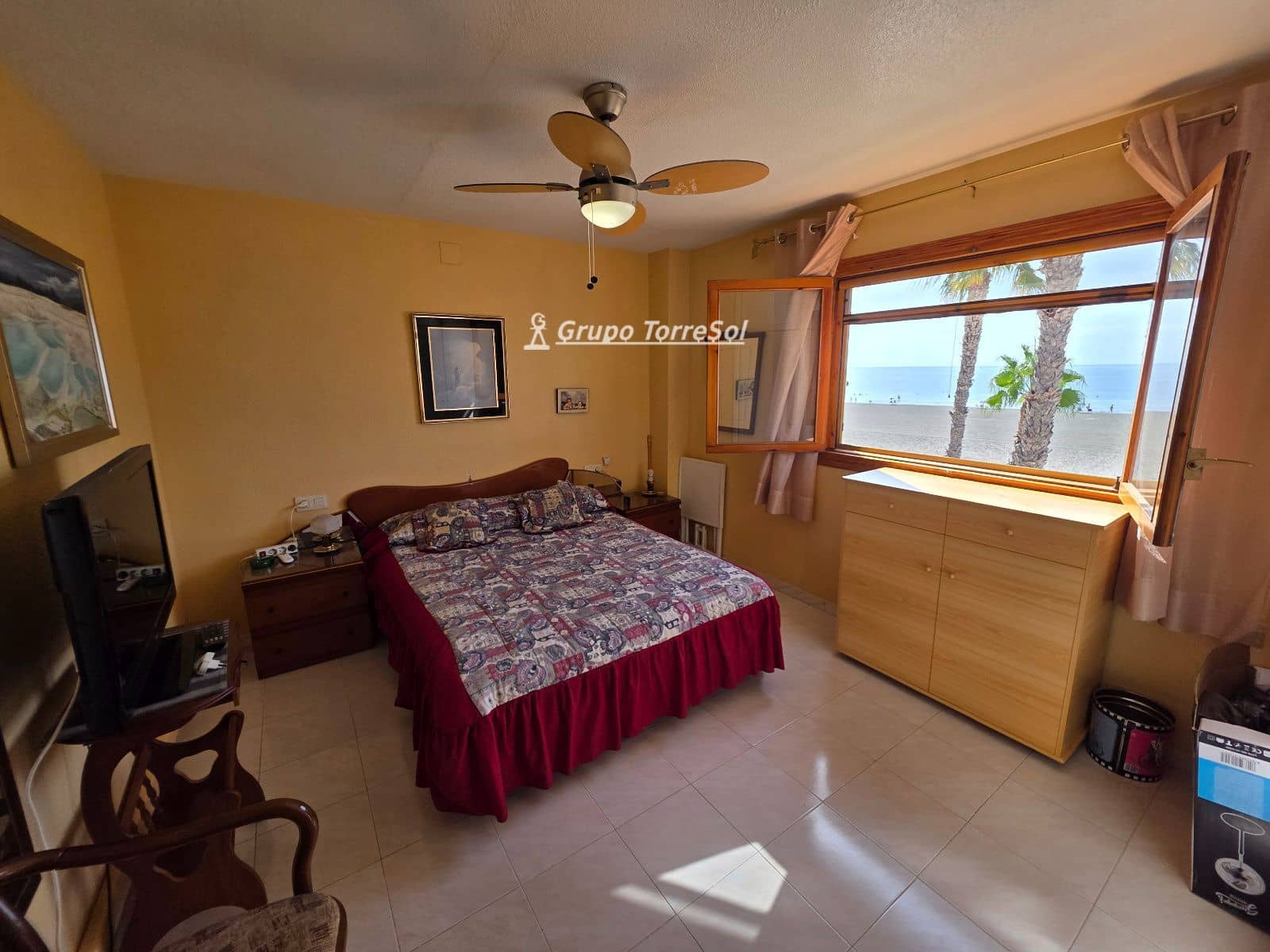 5 bedroom Villa for sale in Santa Pola with garage - € 499,900 (Ref: 10041839)