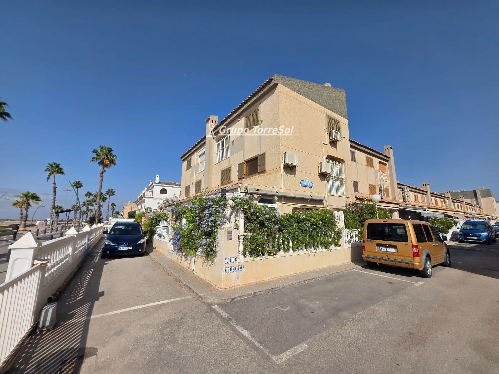 5 bedroom Villa for sale in Santa Pola with garage - € 499,900 (Ref: 10041839)