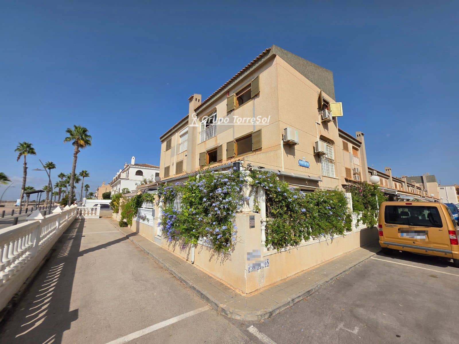 5 bedroom Villa for sale in Santa Pola with garage - € 499,900 (Ref: 10041839)