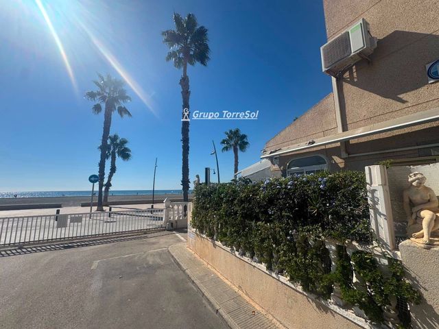 5 chambre Villa/Maison à vendre à Santa Pola avec garage - 499 900 € (Ref: 10041839)
