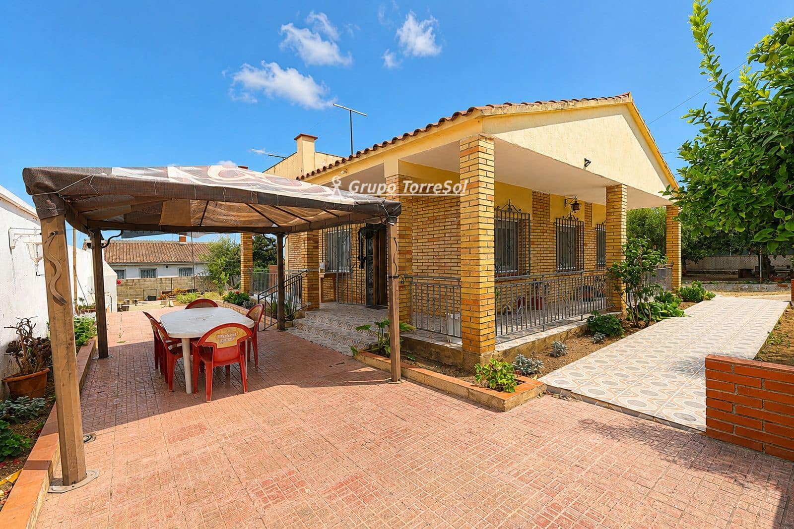3 camera da letto Villa in vendita in Santa Oliva con piscina garage - 190.000 € (Rif: 10044224)