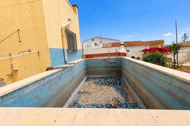3 sovrum Villa till salu i Santa Oliva med pool garage - 190 000 € (Ref: 10044224)