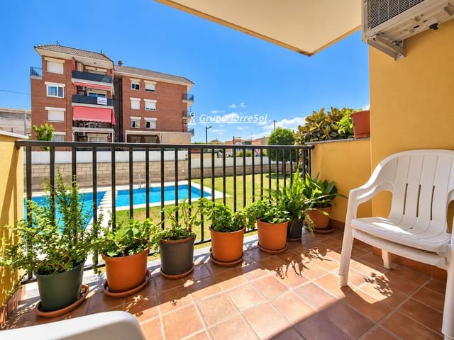 3 bedroom Flat for sale in Calafell with pool - € 219,000 (Ref: 10044225)
