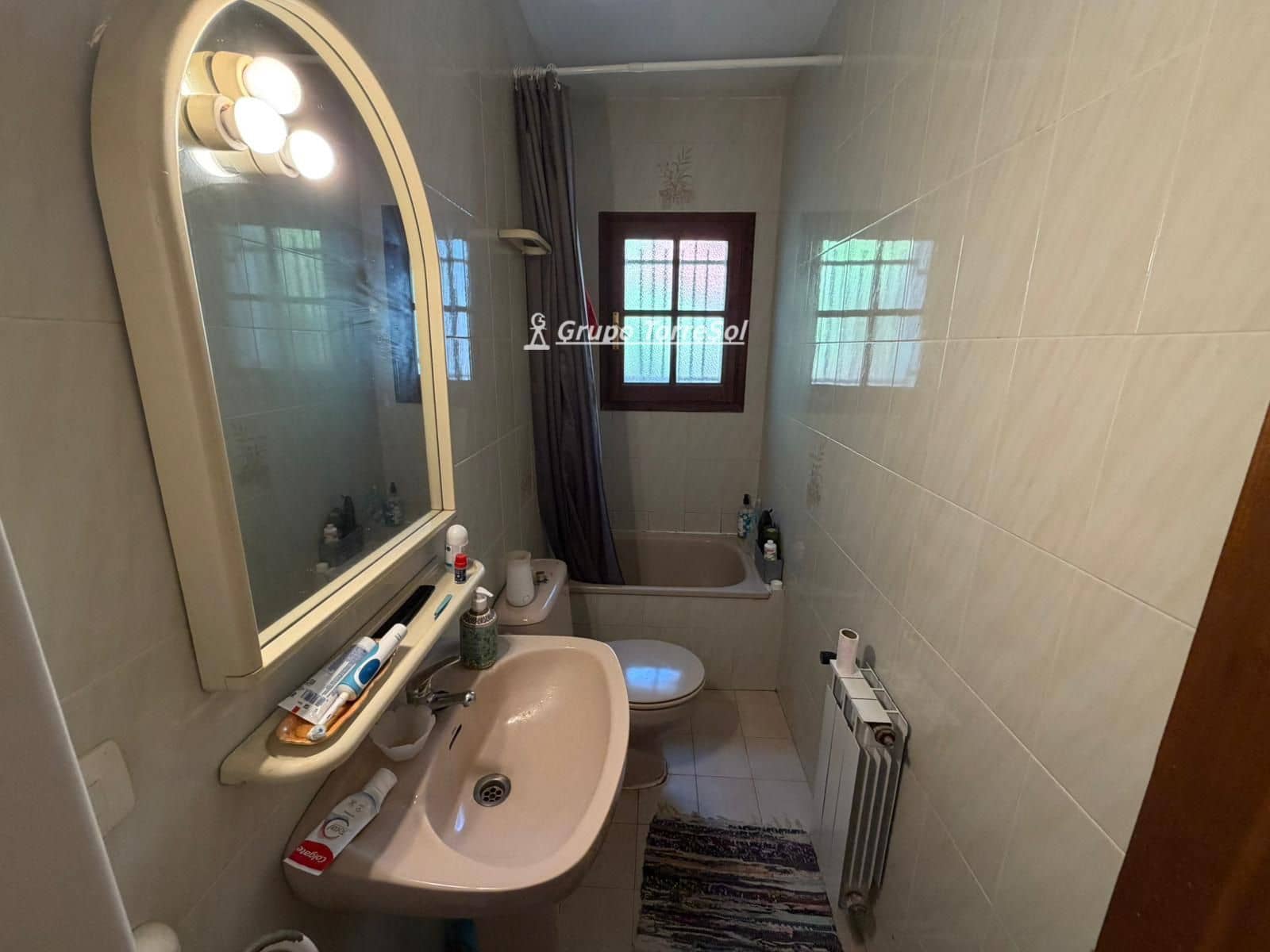 4 soverom Villa til salgs i El Vendrell med svømmebasseng garasje - € 359 000 (Ref: 10054430)