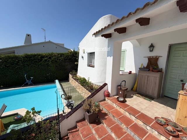 4 soverom Villa til salgs i El Vendrell med svømmebasseng garasje - € 359 000 (Ref: 10054430)