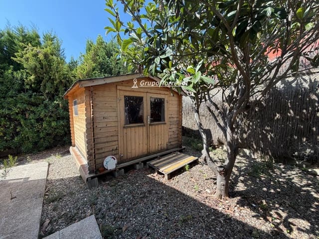 4 soverom Villa til salgs i El Vendrell med svømmebasseng garasje - € 359 000 (Ref: 10054430)