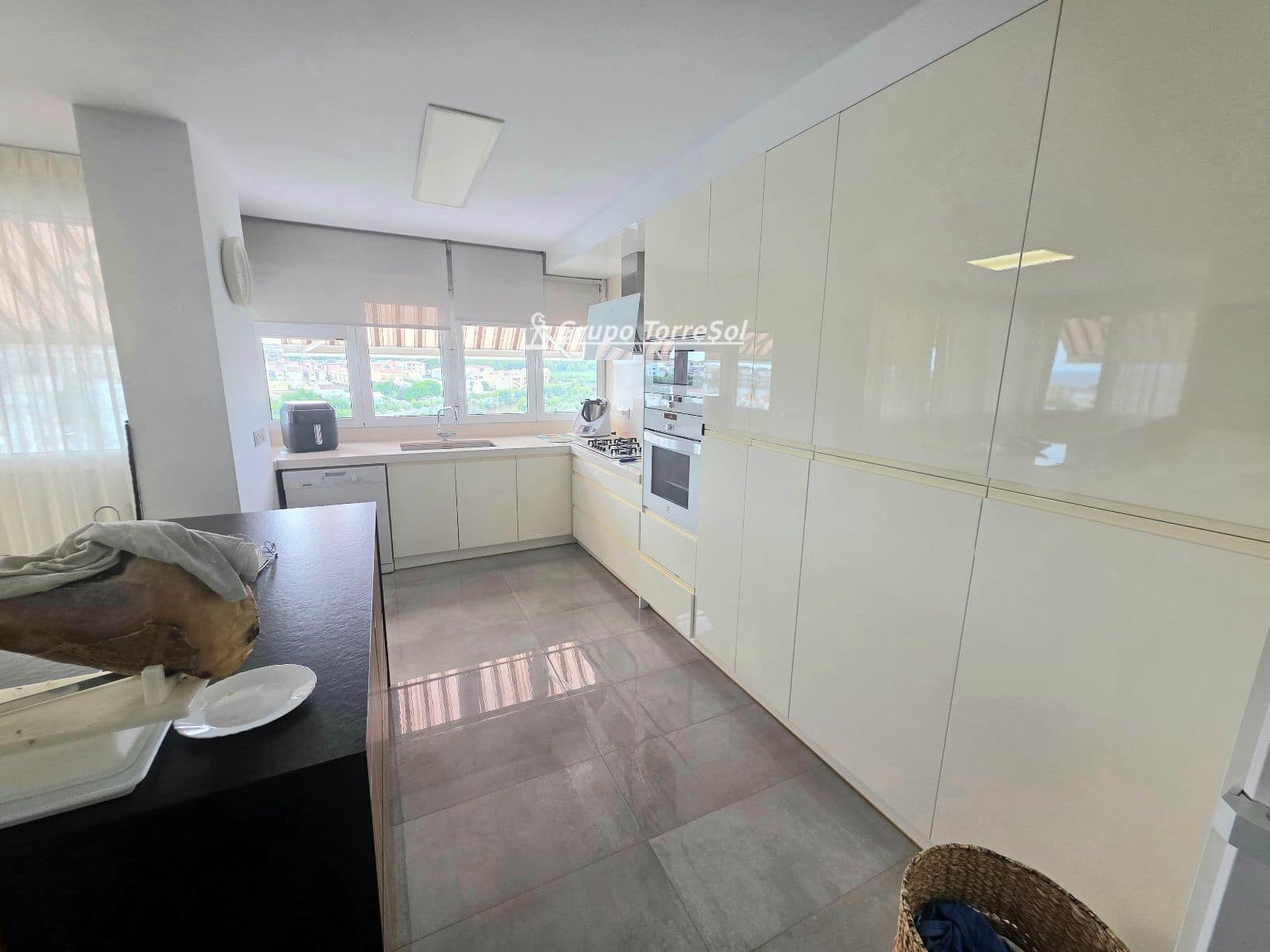 3 bedroom Penthouse for sale in Torredembarra - € 339,900 (Ref: 10059988)