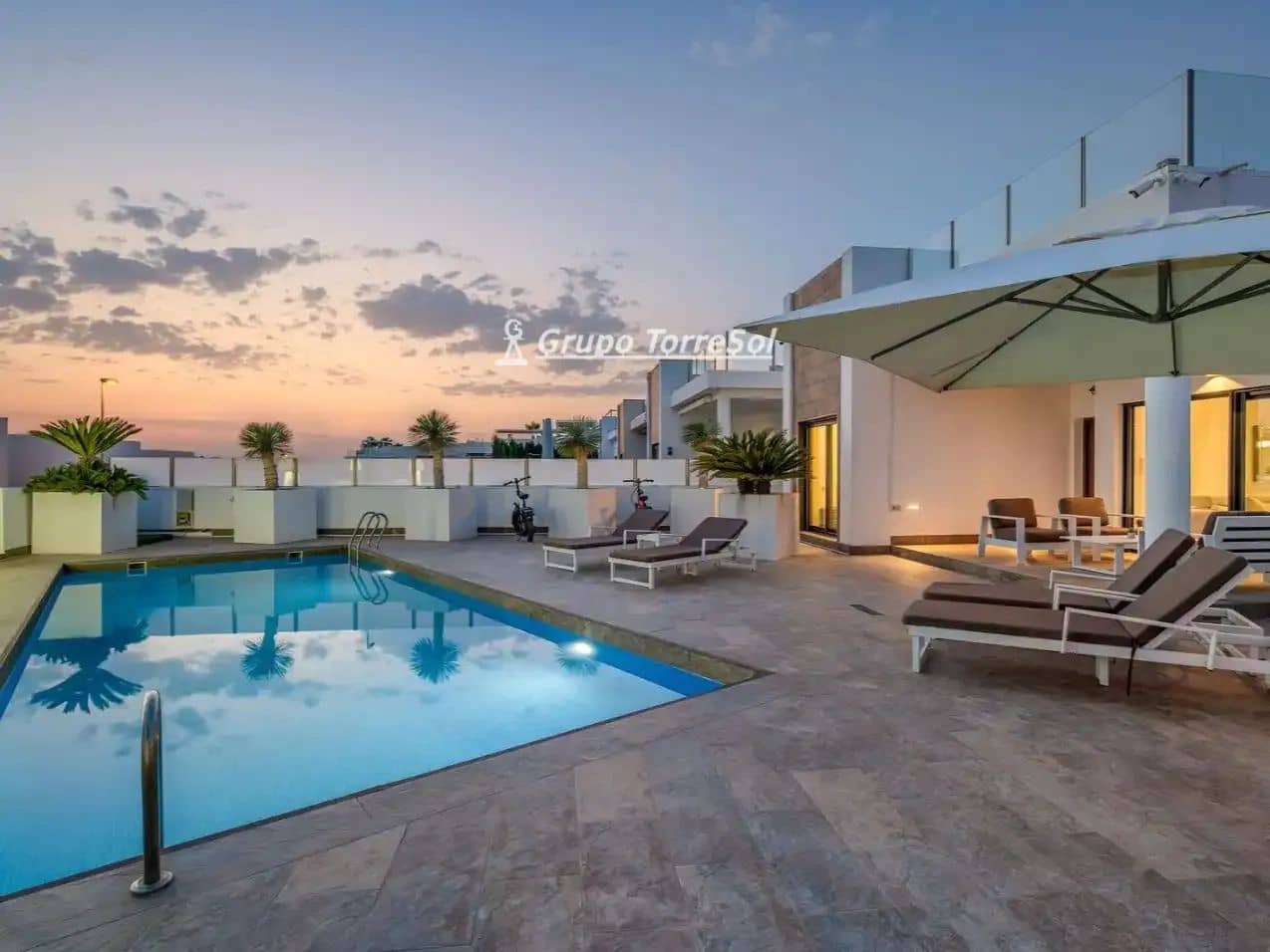 Chalet de 3 habitaciones en Orihuela en venta con piscina garaje - 729.000 € (Ref: 10077241)